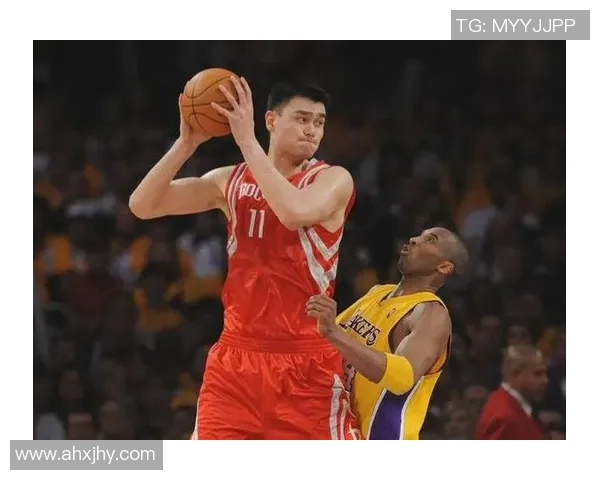 姚明挑战自我学习扣篮技巧的成长之路与篮球梦想的追求